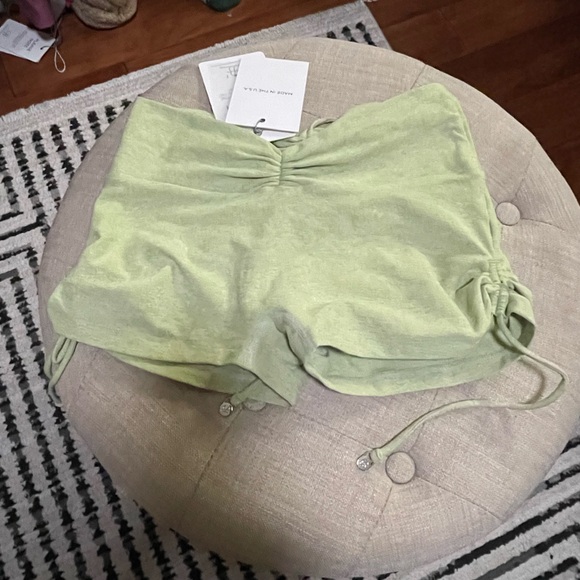 Bombshell Sportswear charm fit shorts in serpentine size MEDIUM NWT - Picture 6 of 8